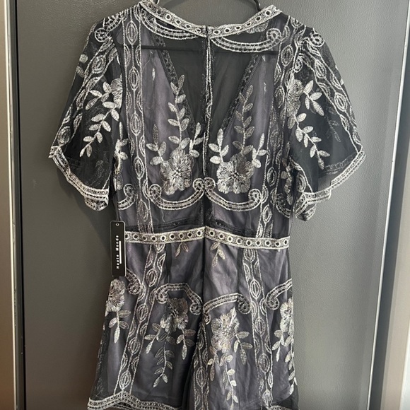 🆕️ Haute Monde Black Romper. Embroidered Lace with Underlining. Nylon/Lurex. NWT - Picture 6 of 11